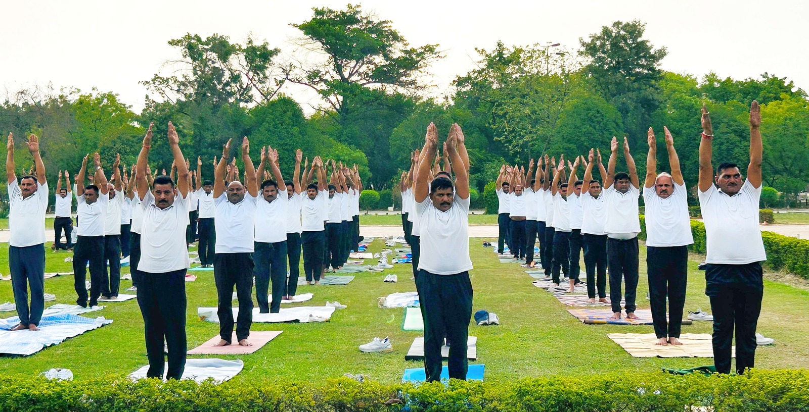 Image for "योग से जीवन की नई शुरुआत – मानसिक शांति और शारीरिक संतुलन का राज़"